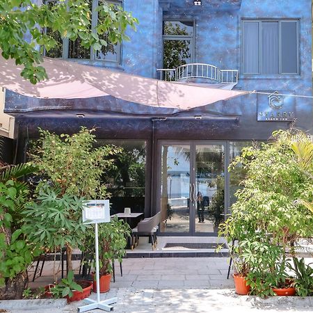 Starry Beach Inn Male Bagian luar foto