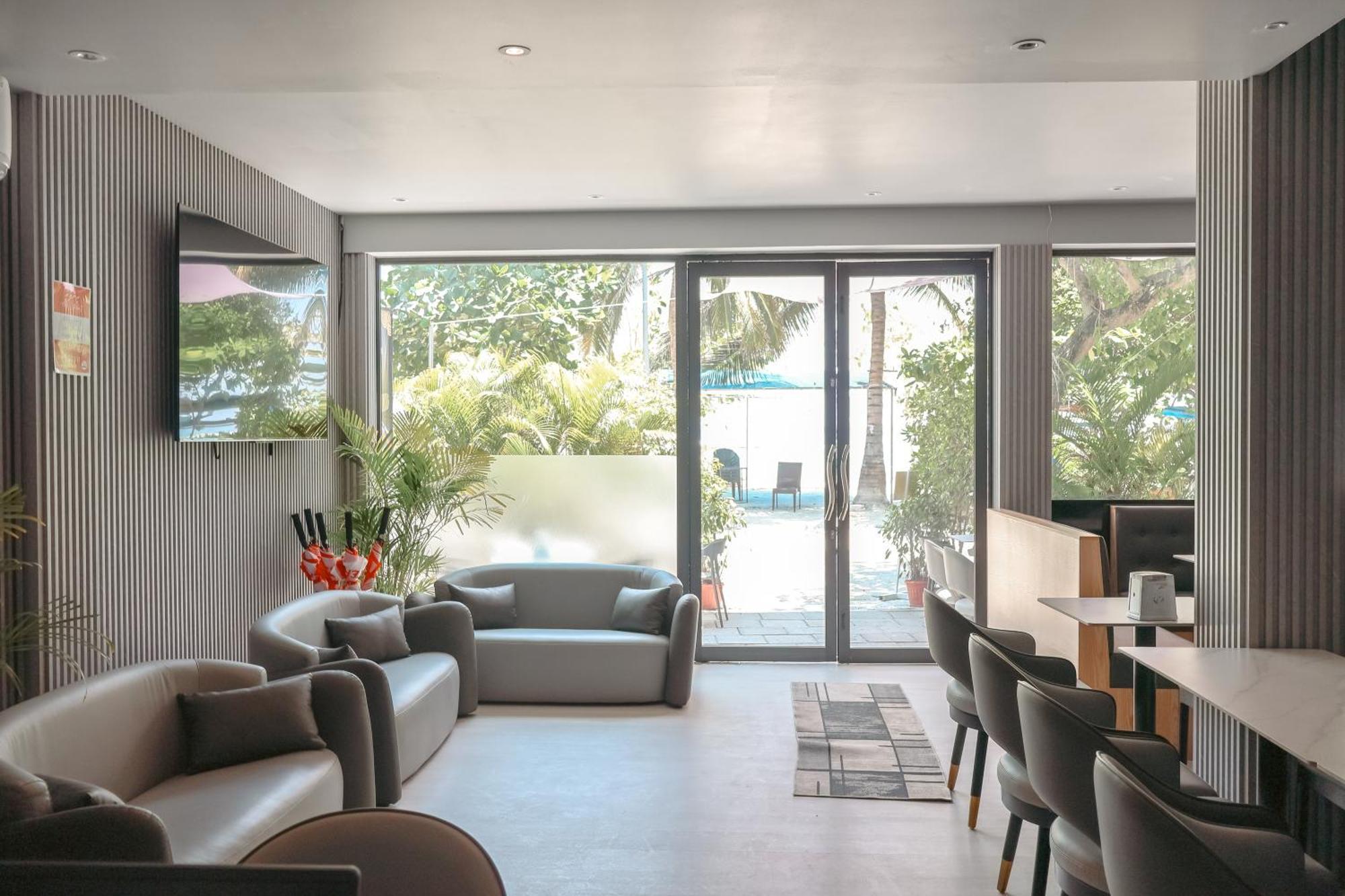 Starry Beach Inn Male Bagian luar foto