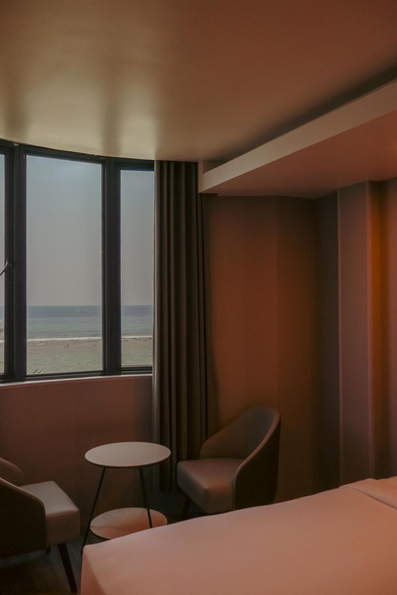 Starry Beach Inn Male Bagian luar foto