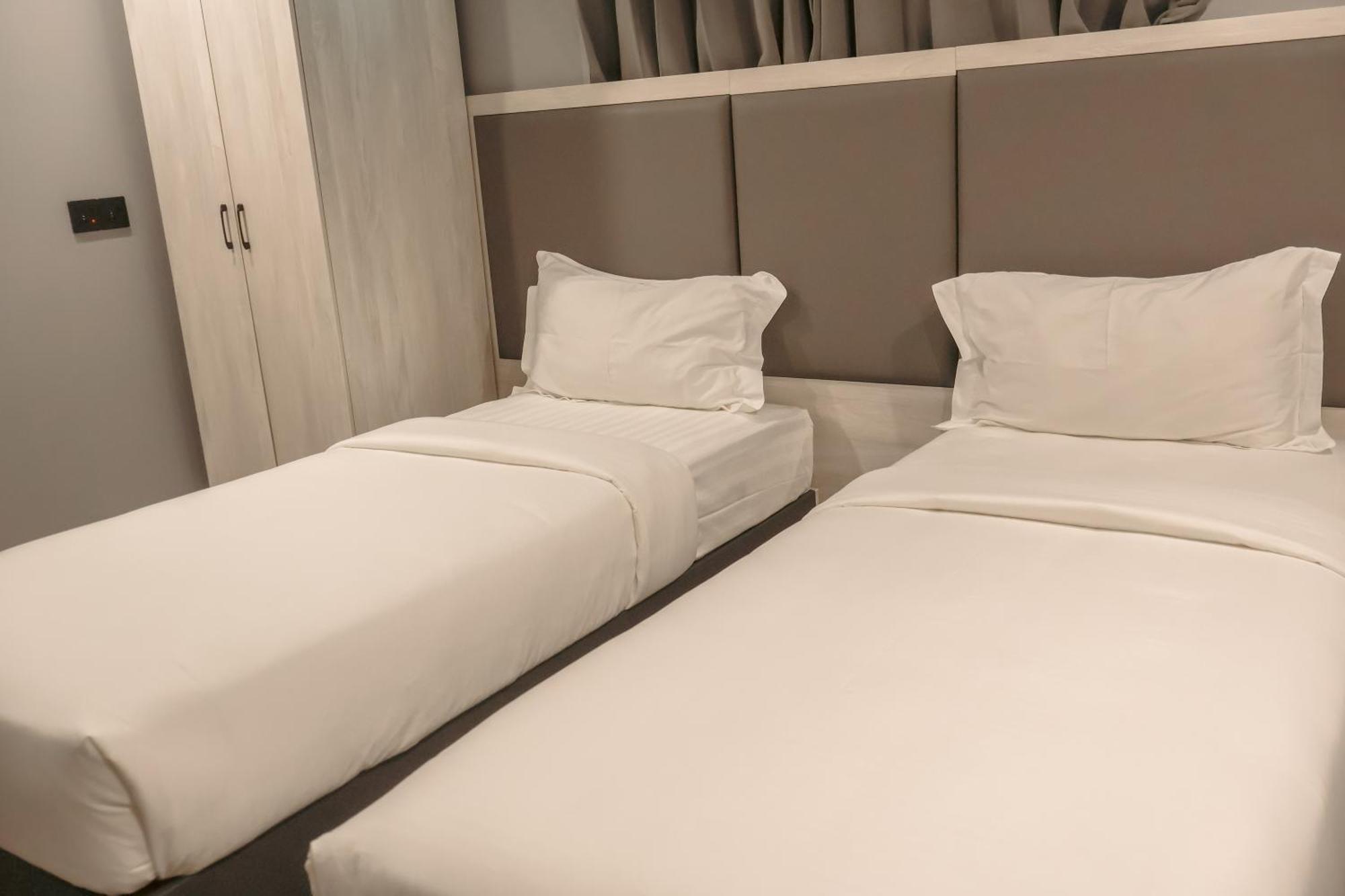 Starry Beach Inn Male Bagian luar foto