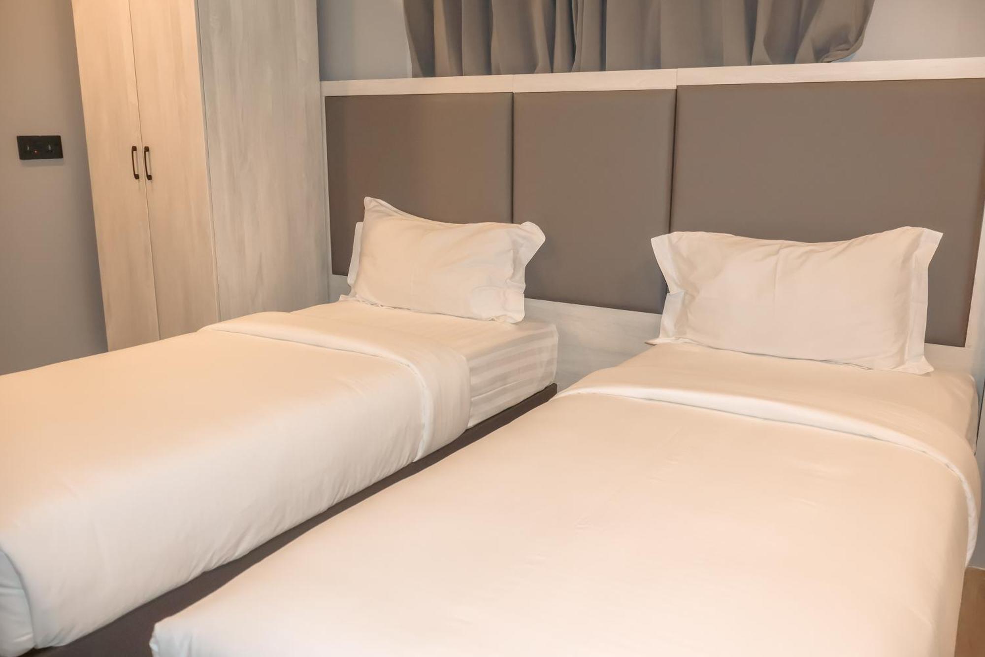 Starry Beach Inn Male Bagian luar foto