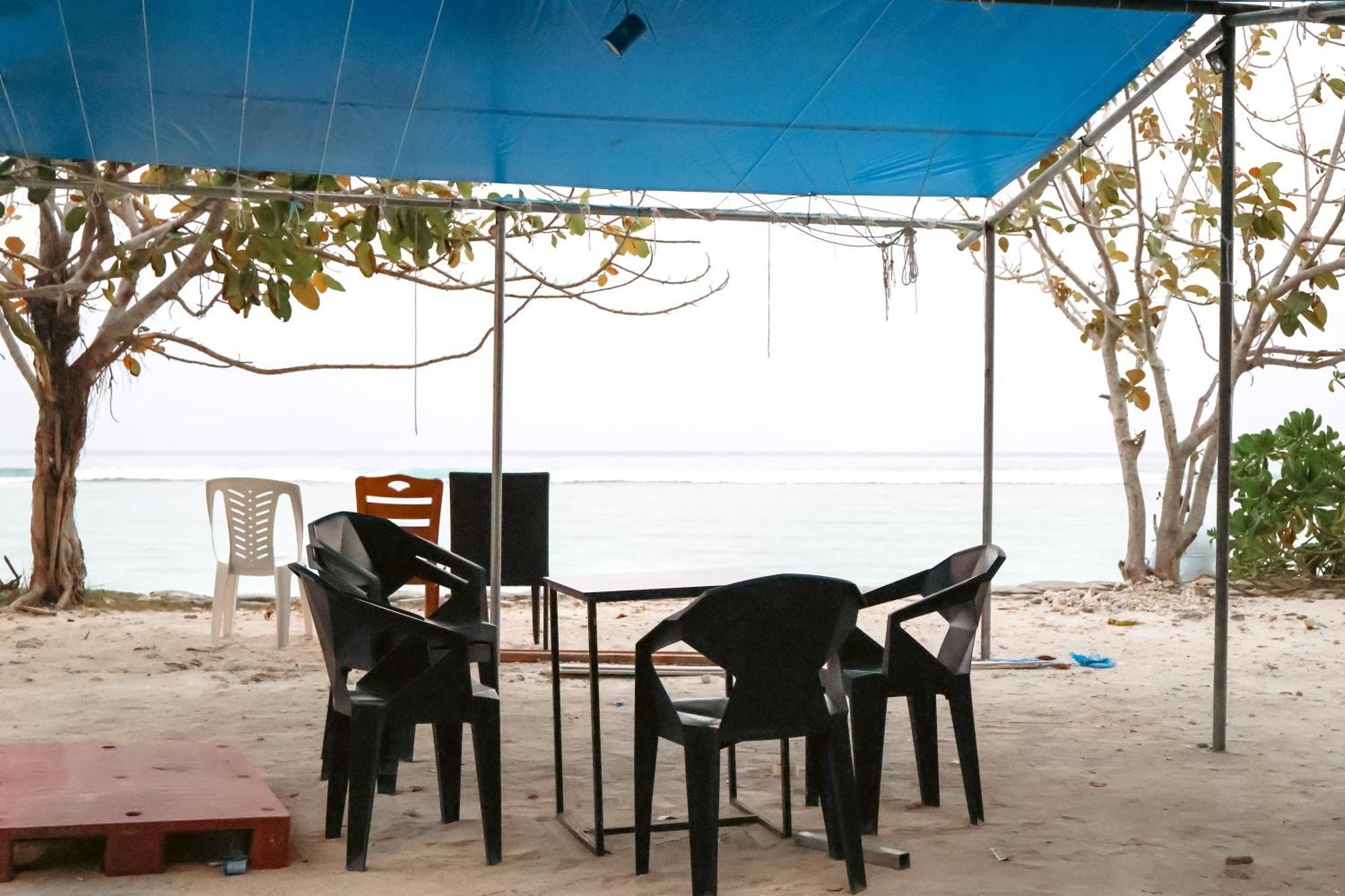 Starry Beach Inn Male Bagian luar foto