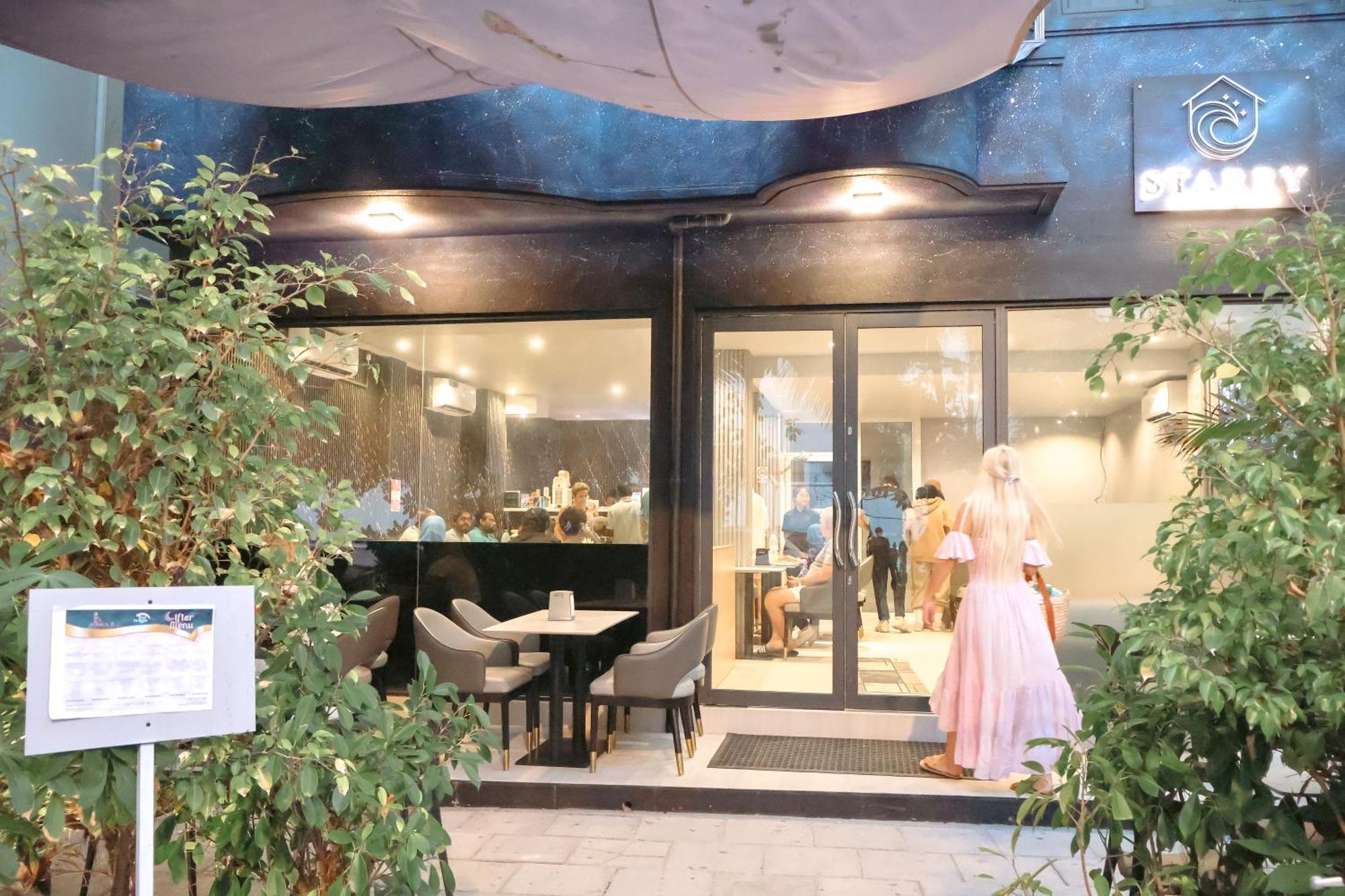Starry Beach Inn Male Bagian luar foto