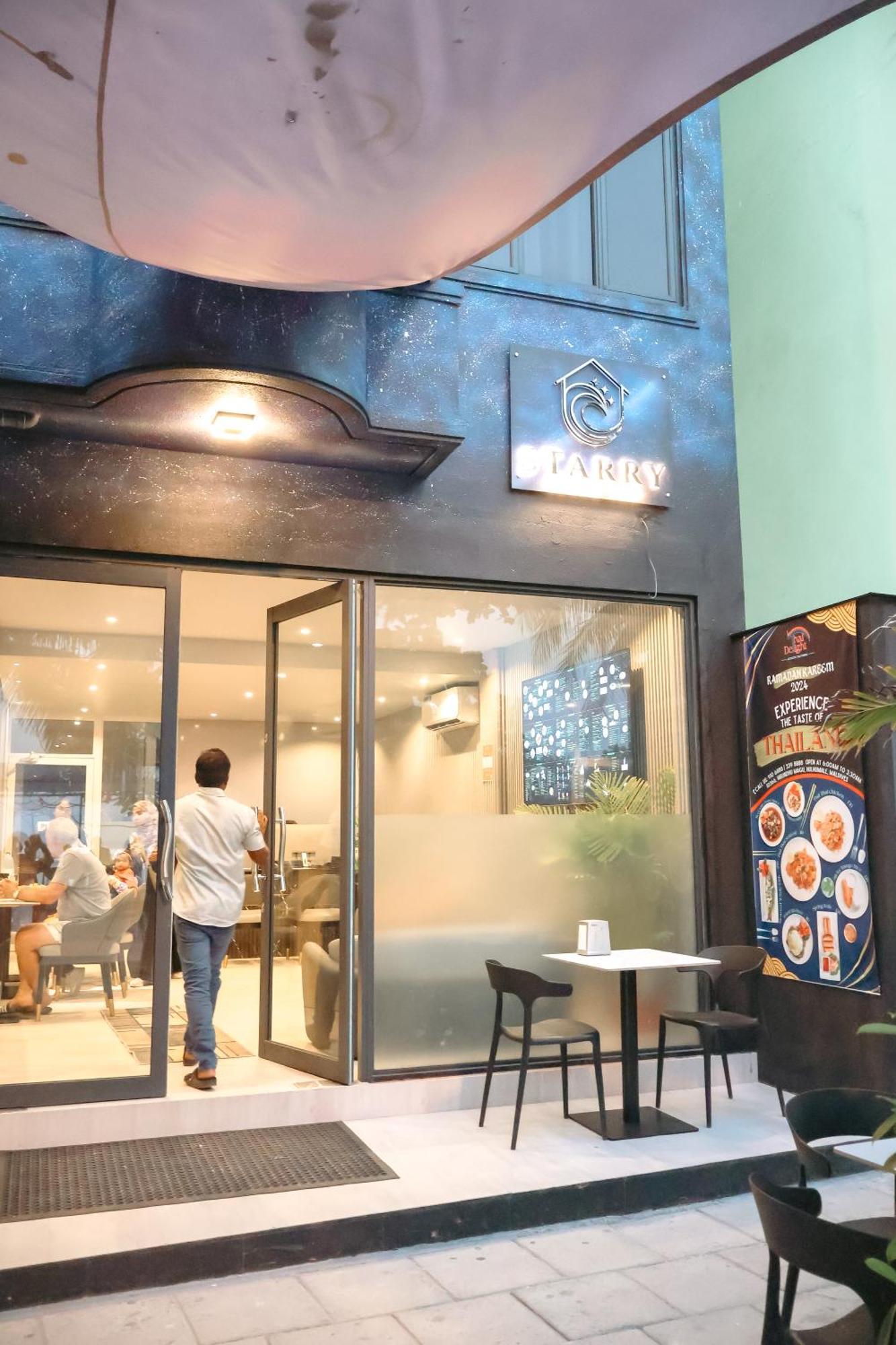 Starry Beach Inn Male Bagian luar foto