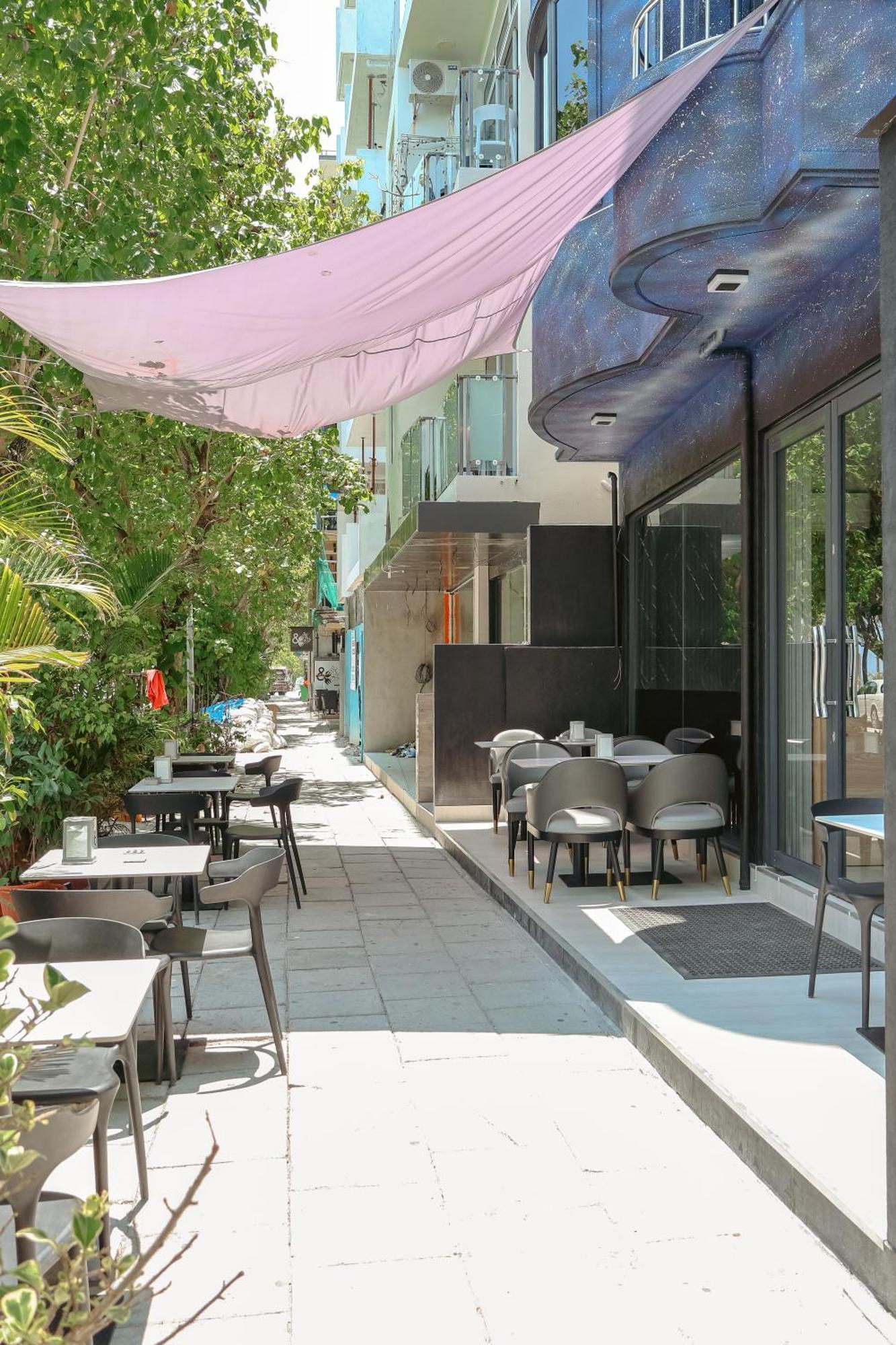 Starry Beach Inn Male Bagian luar foto