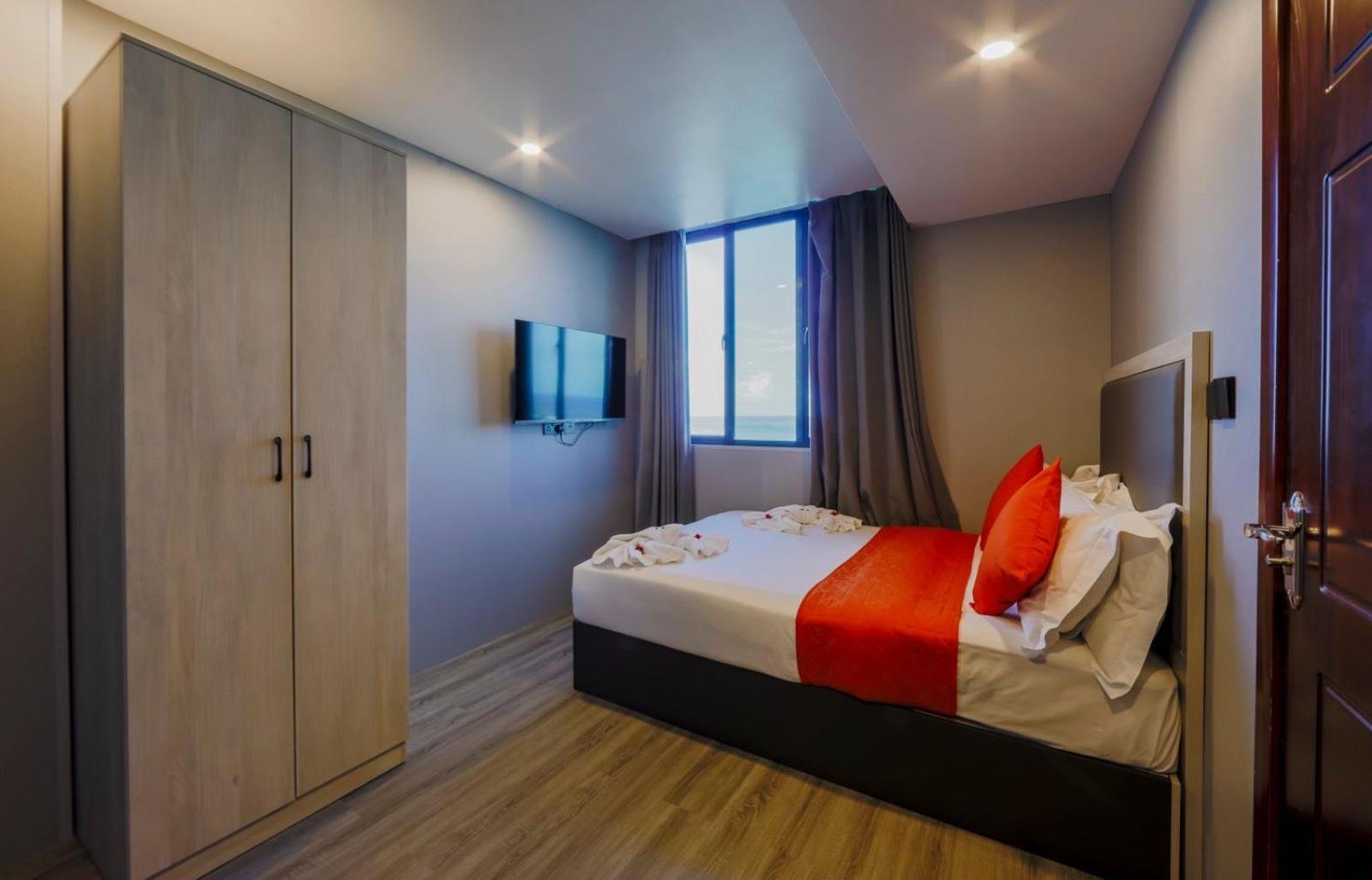 Starry Beach Inn Male Bagian luar foto