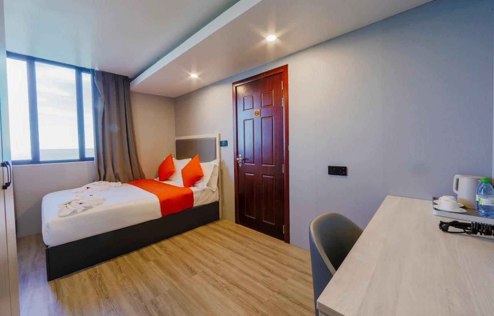 Starry Beach Inn Male Bagian luar foto